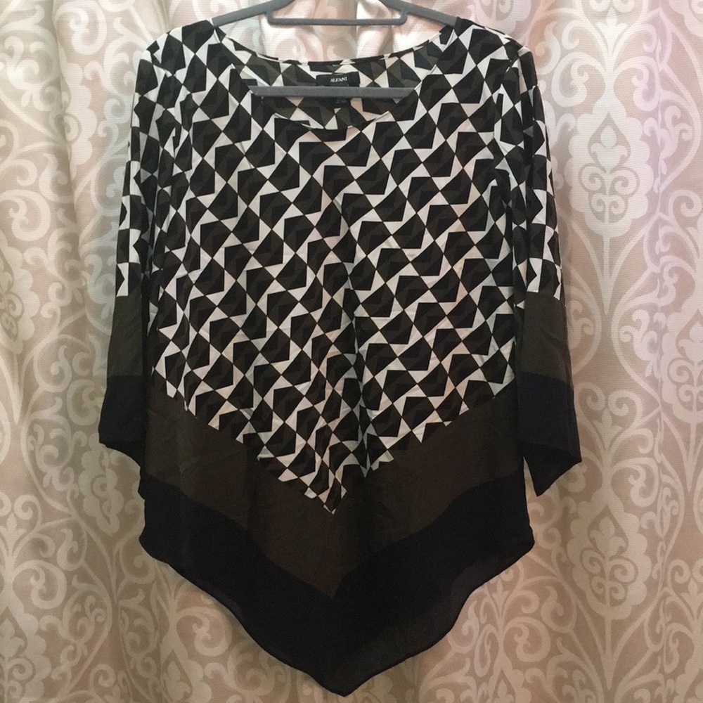 Green and black geometric work blouse wide sleeves